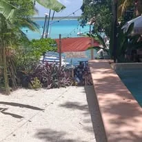 Vista desde la alberca hacia la laguna